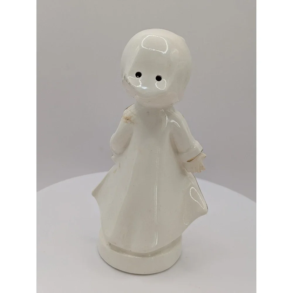 Vintage Victoria Ceramic Bor Girl Salt And‎ Pepper Shakers Umbrella Teddy Bear